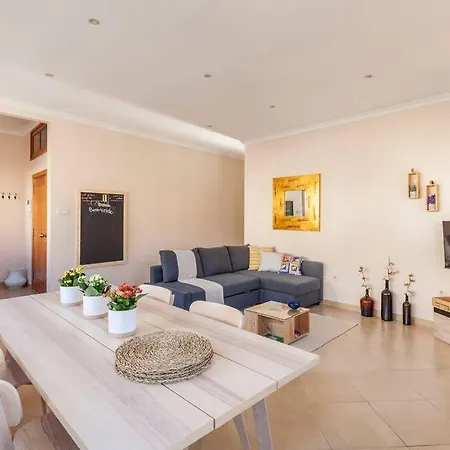 Charming 120m² In Historic Center